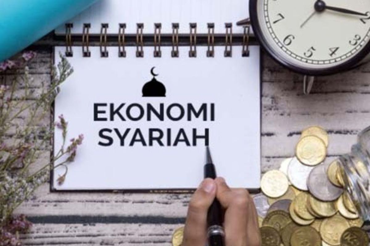 SAAT EKONOMI SYARIAH MENJADI JAWABAN
